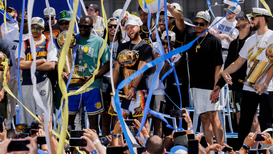 FEŠTA U OUKLENDU Nemanja Bjelica sa flašom u ruci proslavlja NBA titulu (VIDEO)