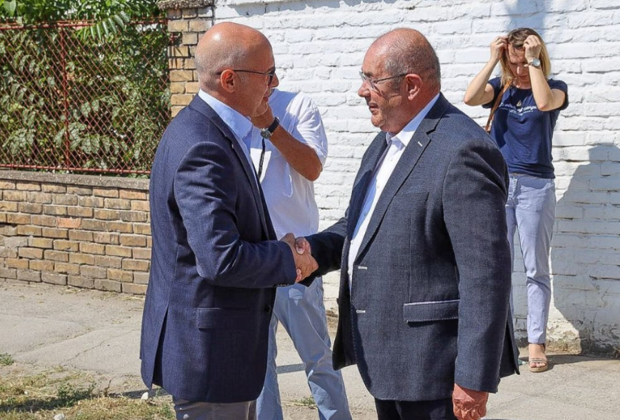 MILOŠ VUČEVIĆ I IŠTVAN PASTOR OBIŠLI RADOVE U poseti Mađarskog kulturnog centra i studenskog doma