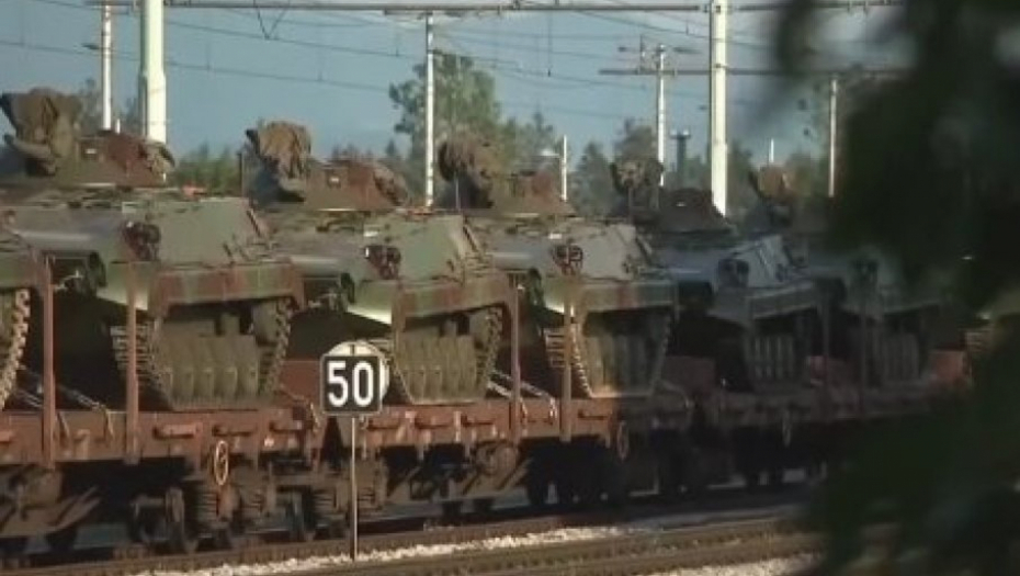 UKRAJINCIMA OKLOPNJACI IZ DOBA SFRJ Slovenija šalje 35 vozila pešadije BVP M80, a evo šta dobija od Amerikanaca (VIDEO)