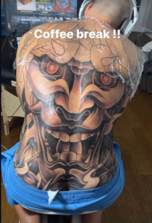 SVI SU ZANEMELI OD NJEGOVE TETOVAŽE Poznati NFL igrač šokirao novim izgledom (FOTO)