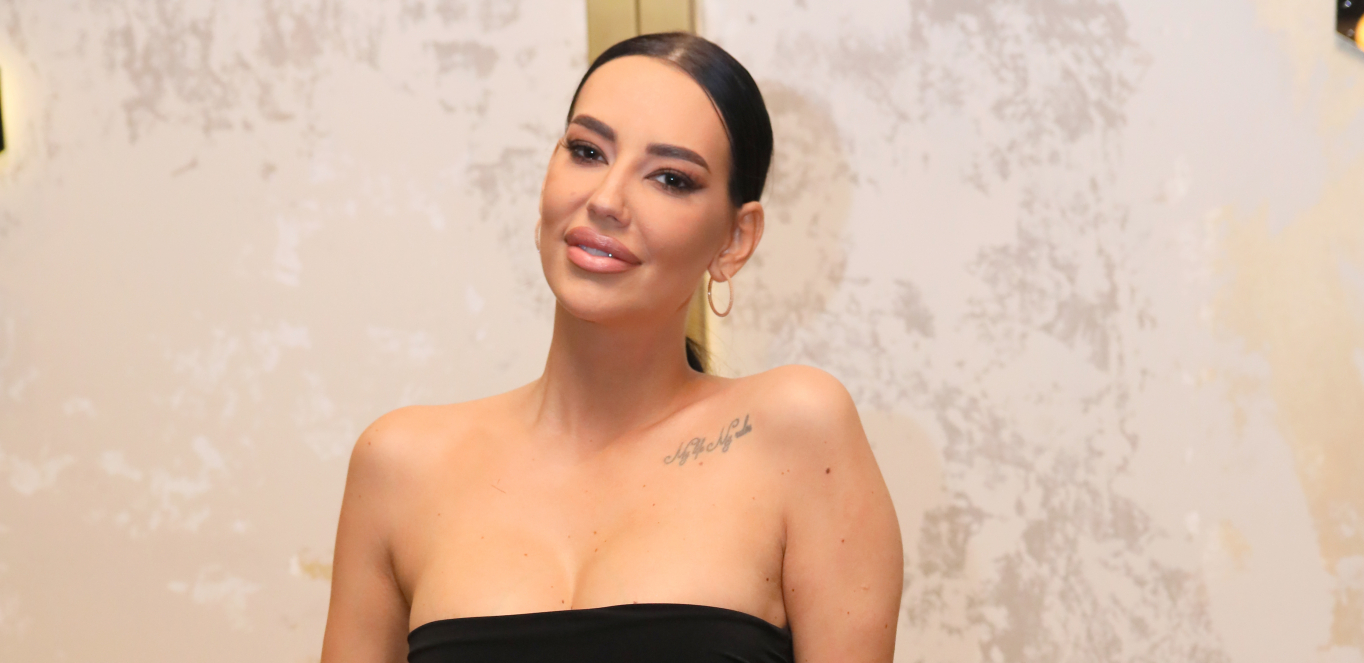 SAMO NJIH TRI JE MIA POZVALA NA SVADBU Na gala slavlje pristigle su i kolegnice, a mlada je otrkila zašto se odlučila  za odabrano društvo: To su pravi prijatelji i saradnici!