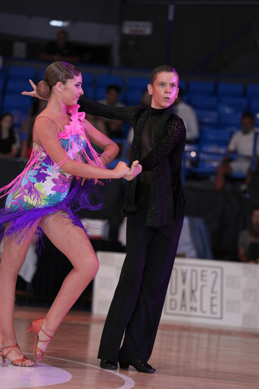 SPEKTAKL U novobeogradskoj Hali sportova održano atraktivno takmičenje: Ples iz snova (FOTO/VIDEO)