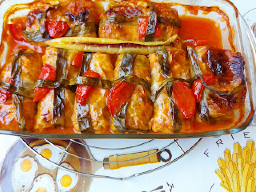 MALO SE POIGRAJTE I SLATKO RUČAJTE Spremite divan ručak sa vezanim sarmama (VIDEO)