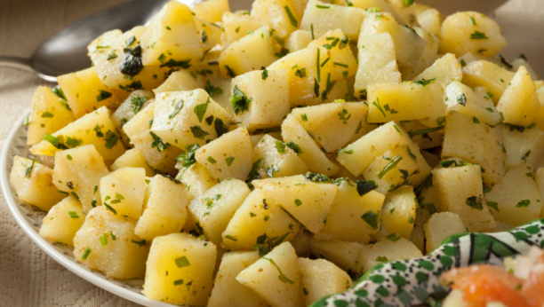 NAPRAVITE MAROKANSKU KROMPIR SALATU: Dva sastojka je razlikuju od srpske, ali joj daju poseban šmek