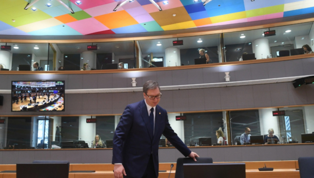ZAVRŠEN SASTANAK EU-ZAPADNI BALKAN Predsednik Vučić sa Makronom na bilateralnom susretu odmah nakon samita (FOTO)