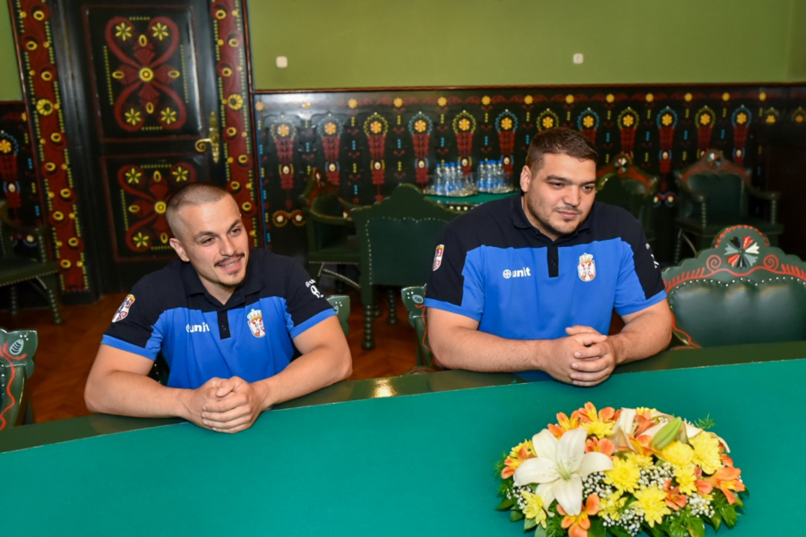 GRADONAČELNIK BAKIĆ: Verujem da je pred dizačem tegova Tamašom Kajdočijem blistava budućnost