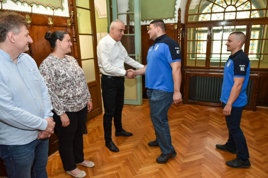 GRADONAČELNIK BAKIĆ: Verujem da je pred dizačem tegova Tamašom Kajdočijem blistava budućnost