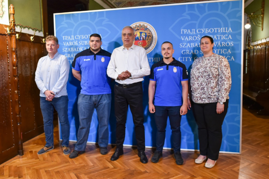 GRADONAČELNIK BAKIĆ: Verujem da je pred dizačem tegova Tamašom Kajdočijem blistava budućnost