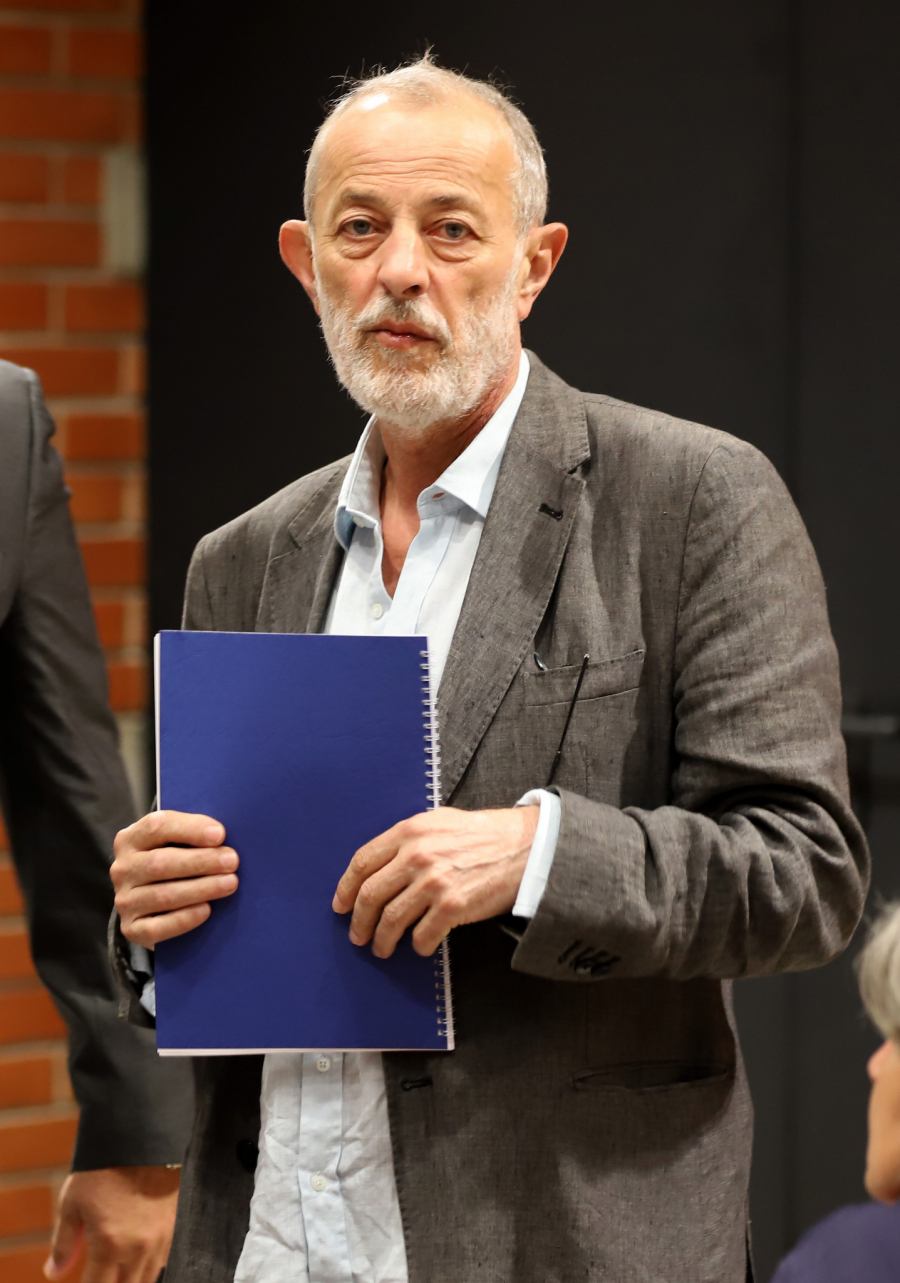 MIKA ŠOKIRAO: IVA IMALA POSEBAN ODNOS S OCEM Miroslav Aleksić izneo još jednu skandaloznu odbranu na račun glumice koja ga tuži