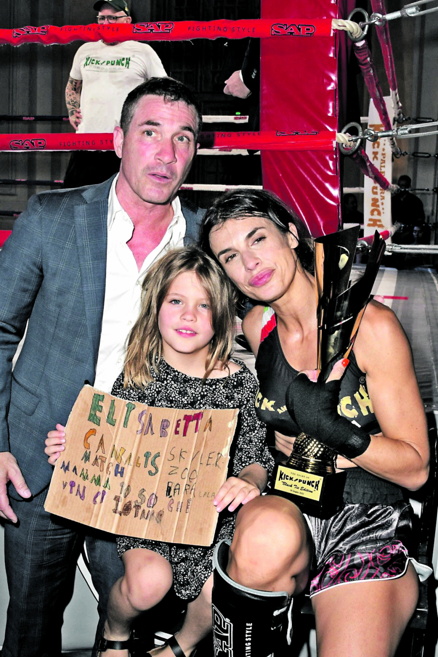 LEPOTA UDARACA Kik-boks dobio još jednu zvezdu - lepu Italijanku: Ring kao pista (FOTO/VIDEO)