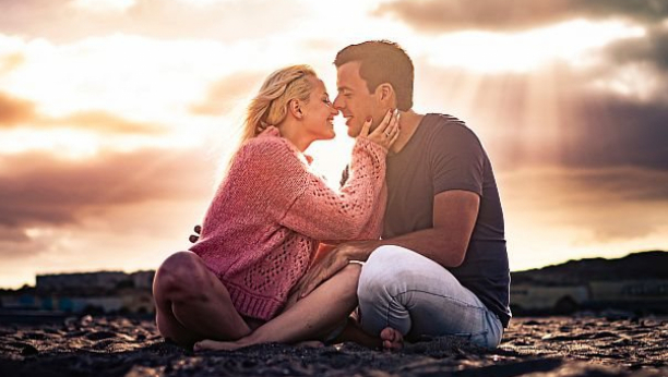 HOROSKOP ZA PETAK, 19. AVGUST Blizanci treba da se čuva manipulacija i spletaki, Vaga će imati svađu sa partnerom, Škorpija će imati problem sa sinusima