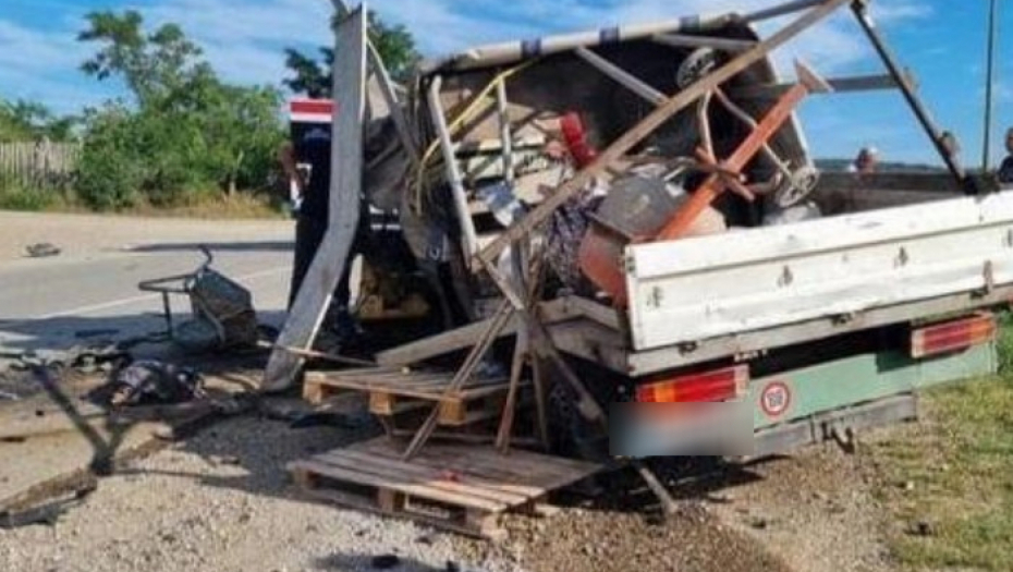JEDAN POGINUO, 9 POVREĐENIH Objavljeni detalji krvave saobraćajne nesreće kod Subotinca (FOTO)
