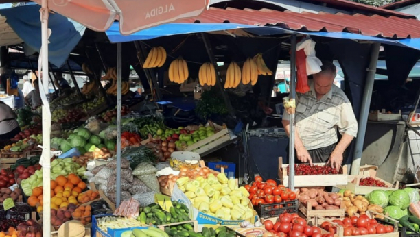 POSKUPLJENJA NE PRESTAJU Šta građani BiH mogu očekivati na zimu? Ekonomista Zoran Pavlović preporučuje: „Aktivirajte zemlju od baka i deka“