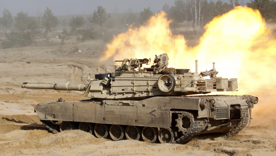 RUSI VEŽBAJU GAĐANJE NA AMERIČKOM TENKU "Abrams" uništen jednim hicem (VIDEO)
