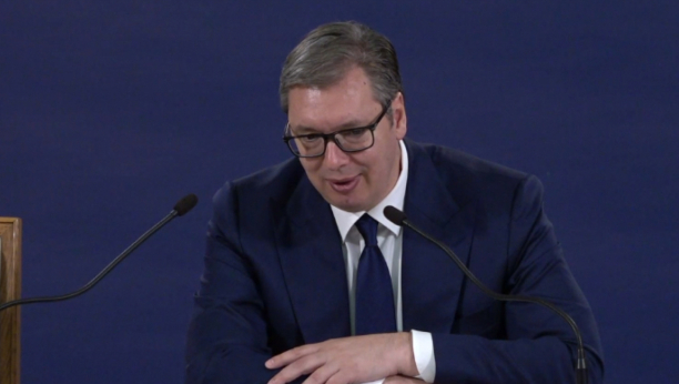 SINIŠA, UBIĆE ME OVI IZ MMF Predsednik rekao nešto što nije smeo, pa pogledao u ministra Malog