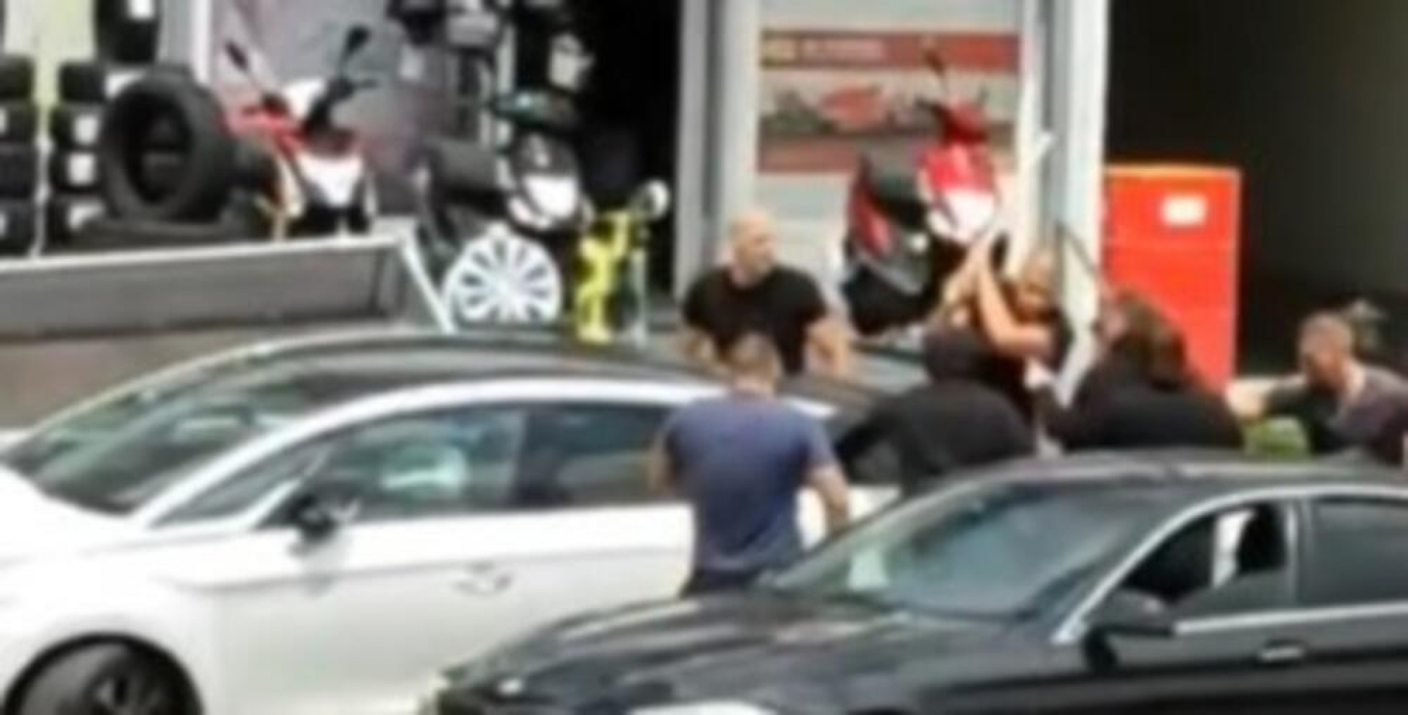 VELJIN VOJNIK TUKAO MLADIĆA MOTKOM! Ko je učesnik incidenta u Sremskoj Mitrovici koji je uznemirio javnost