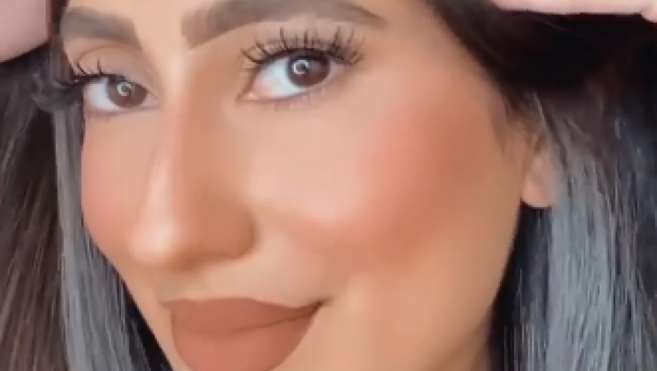 POMEŠALA JE OVA DVA SASTOJKA I dobila najmoćniju masku za kosu