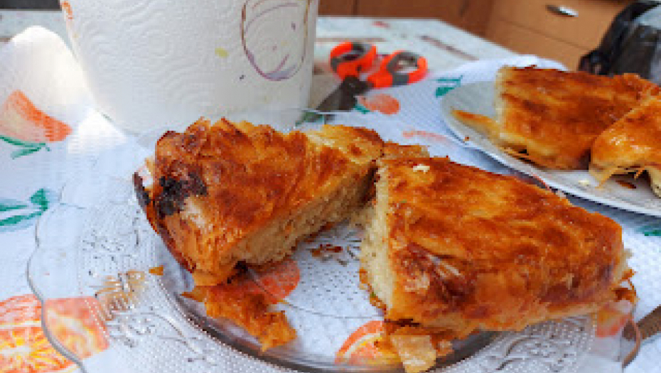 DORUČAK KOJI ĆETE OBOŽAVATI Evo kako da sami napravite burek sa mesom (VIDEO)