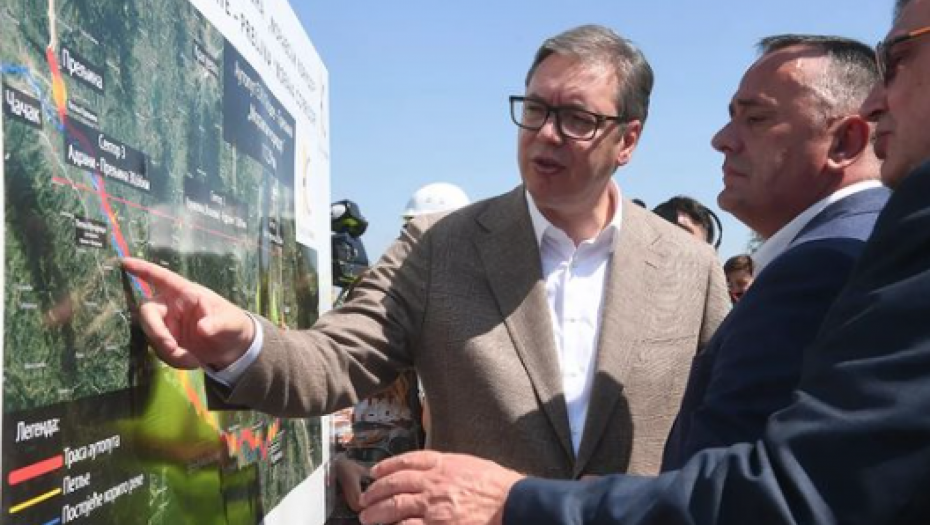 "PONOSAN SAM NA TO KOLIKO SE SRBIJA PROMENILA" Vučić: Srbija će nastaviti da gradi i radi na važnim projektima (VIDEO)