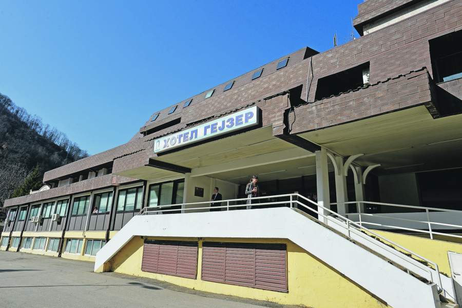 VAUČERI OD 15.000 DINARA OD DANAS U POŠTAMA ALO! ISTRAŽUJE Ko ima pravo na vaučere, kako ih dobiti i kako do razlike od 10.000 dinara