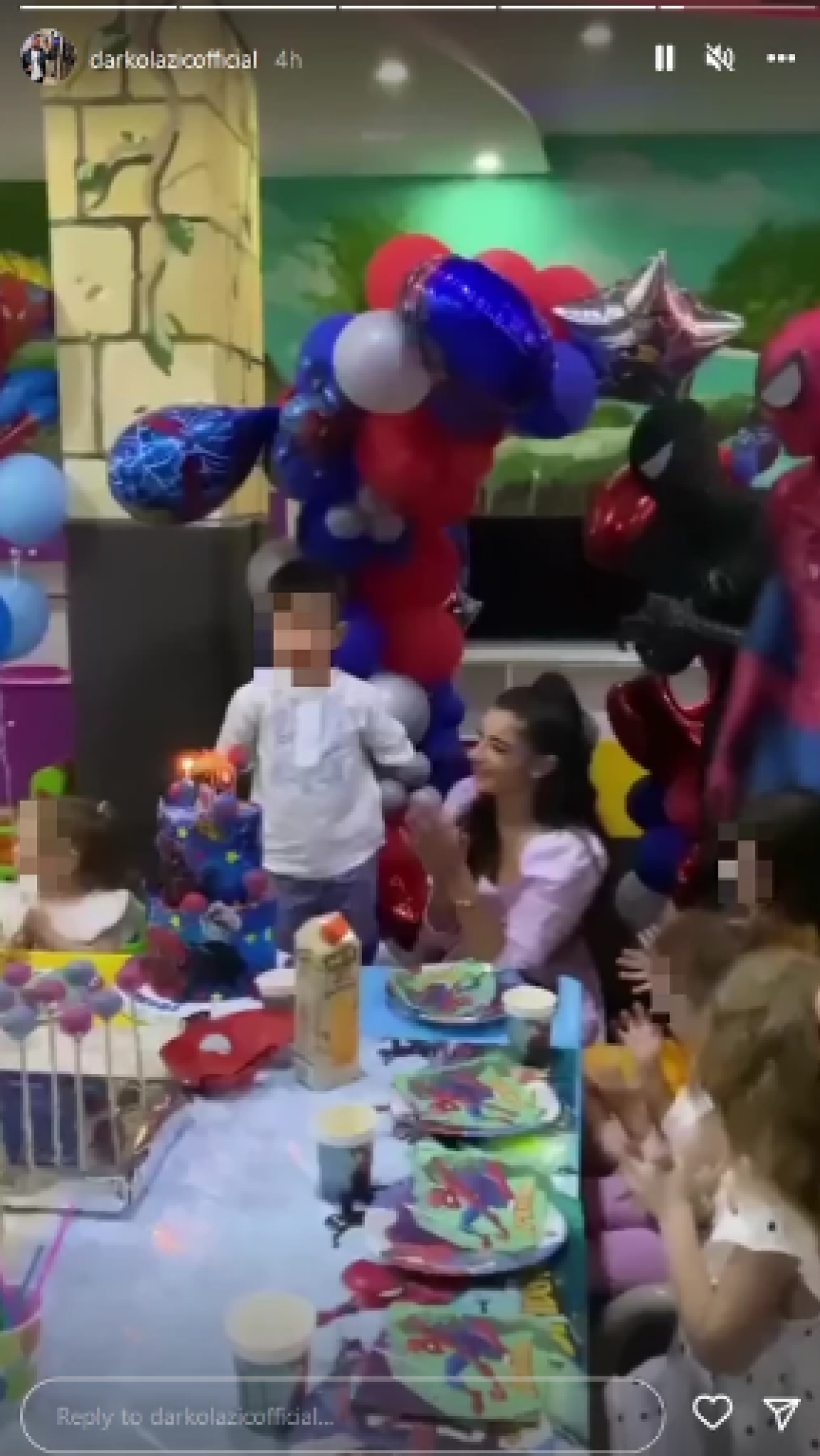 SIN DARKA LAZIĆA PROSLAVIO TREĆI ROĐENDAN Pevač nije krio radost, zabeležio svaki trenutak, a sada je otkriveno i u kakvom je odnosu sa bivšom (FOTO)