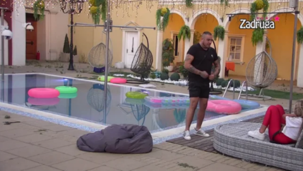 CAR SE NE ZAUSTAVLJA Filip nastavio da urniše Dalilu nikad gore, doživeo pomračenje zbog jedne njene rečenice upućene Dejanu