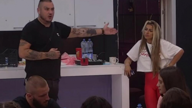 BOLI ME K**AC ZA NJENO IZVINJENJE Dejan sasuo Dalili sve u lice, ne želi više da joj ćuti, a onda se umešao Car i nastao je opšti karambol