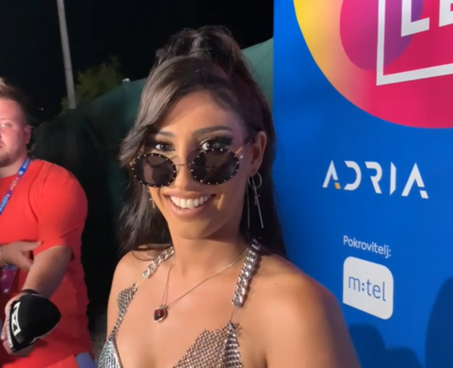IMALA JE KRISTALNU PODVEZICU Angelina je sinoć zapalila Herceg Novi, pa progovorila o sujeti na estradi (VIDEO)