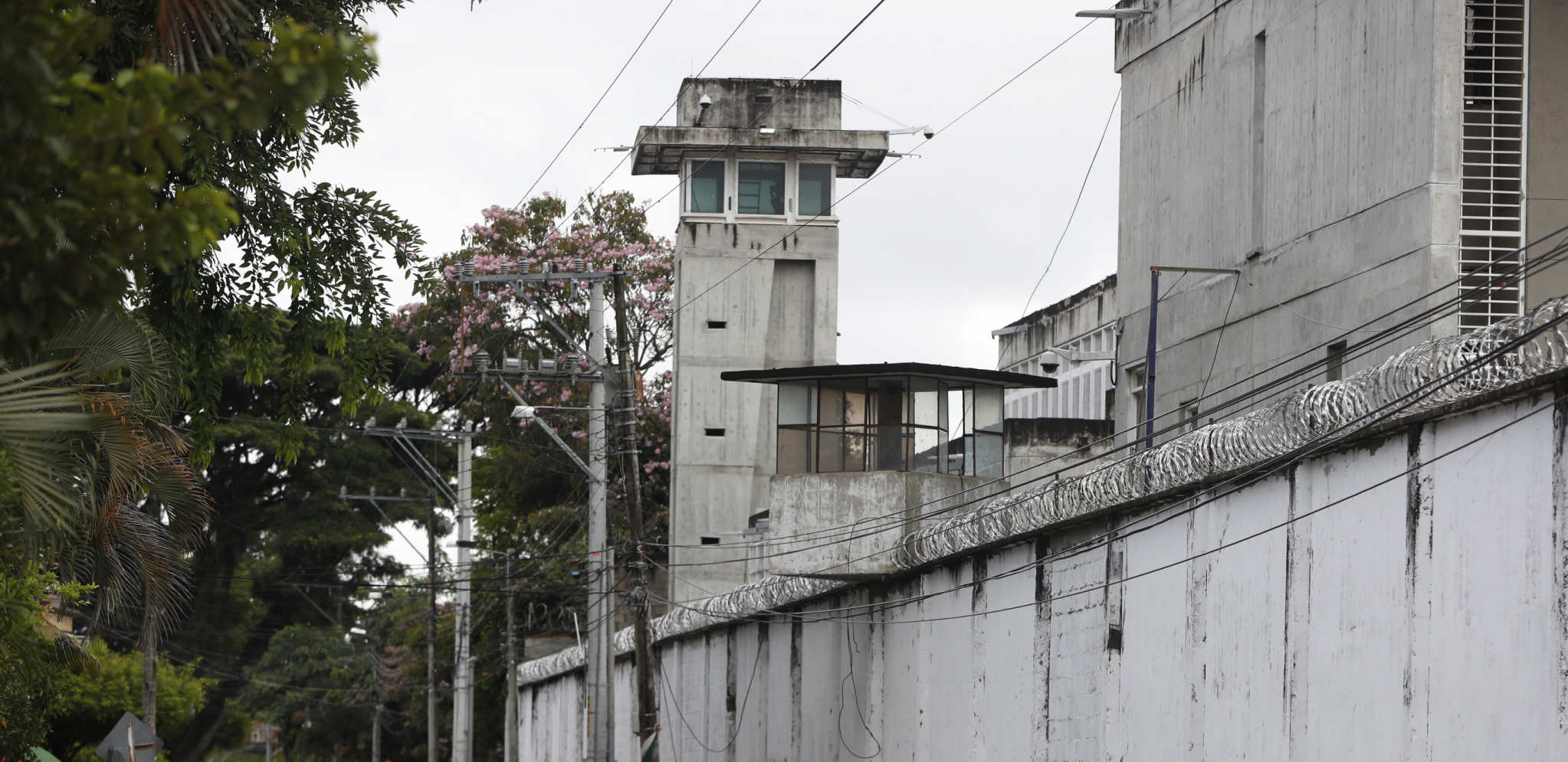 U PUCNJAVI STRADALO 11 OSOBA Sukob u meksičkom zatvoru između članova dva rivalska kartela