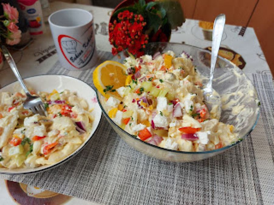 HRANLJIVA I IZDAŠNA Spremite letnju salatu na jednostavan način (VIDEO)