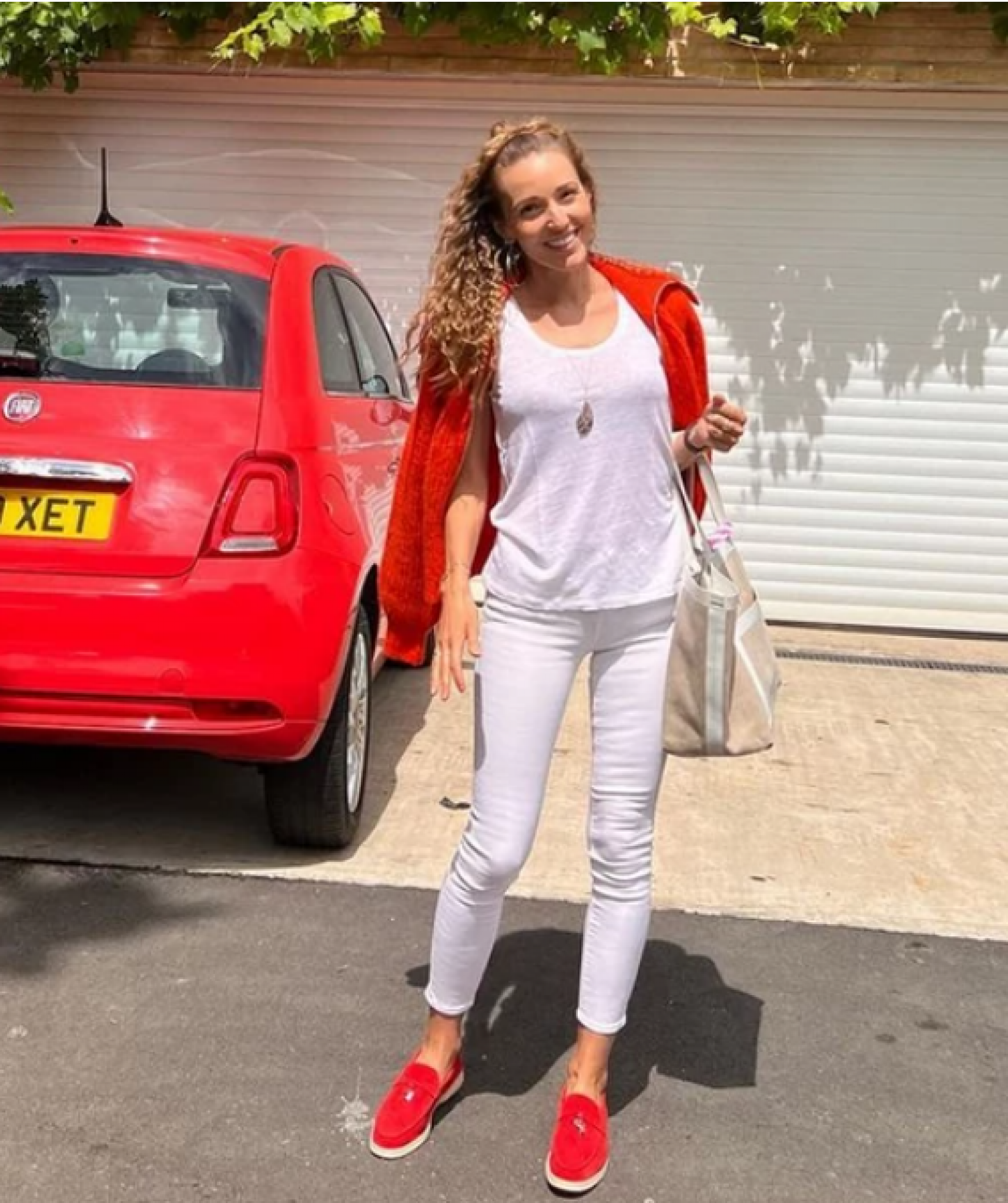 OVAKO NOVAKOVA JELENA ŠETA LONDONOM Obula cipele od 1.000 evra, komentari samo pljušte (FOTO)