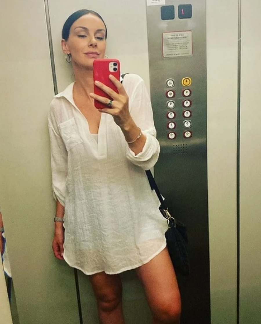 ZALIZANA KOSA I NIKAD KRAĆA HALJINA Sloboda Mićalović objavila provokativnu fotografiju i napravila opštu pometnju (FOTO)