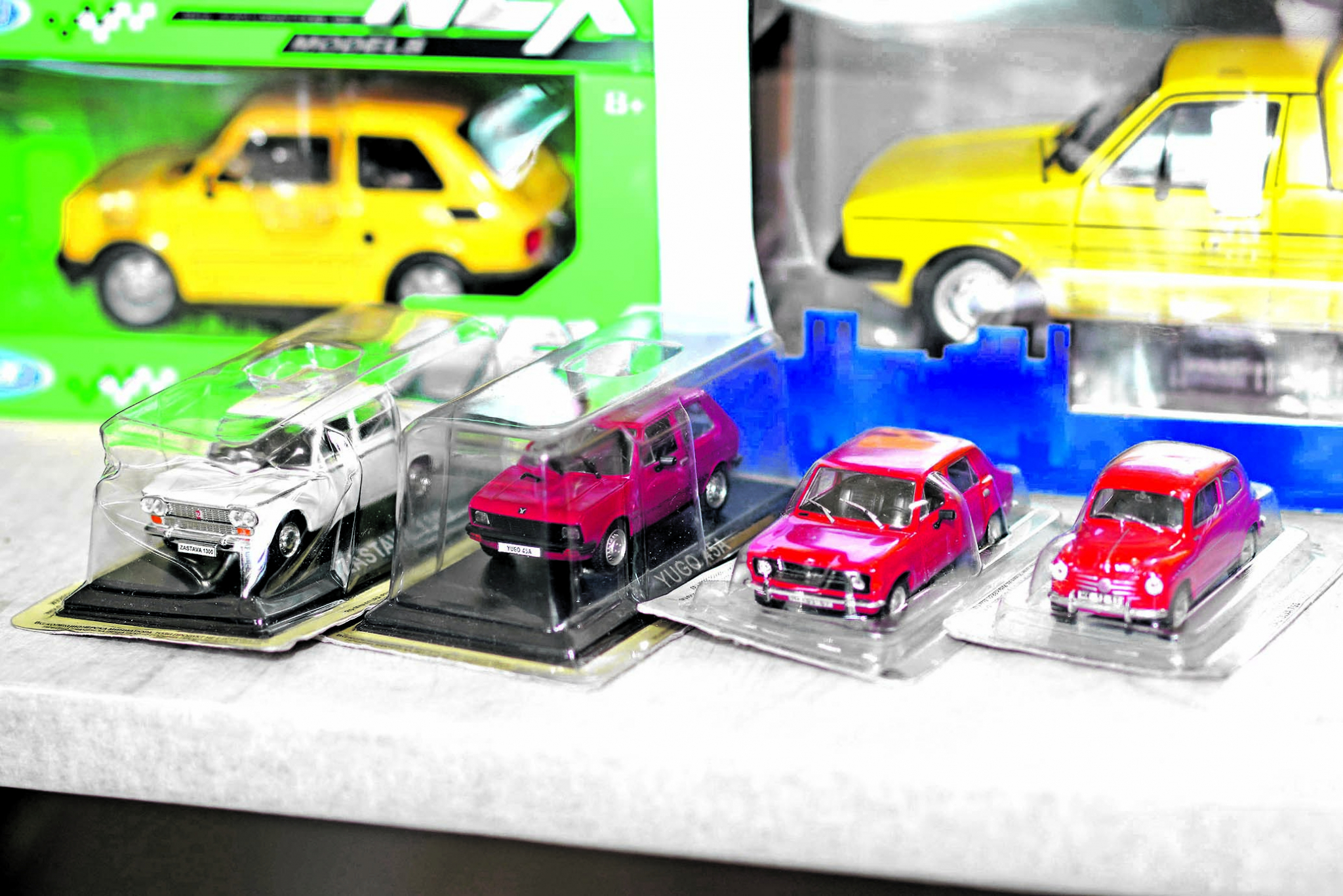 LEPOTANI OD 100 DINARA I ONI KOJI NEMAJU CENU Sjajna ponuda na drugom Sajmu minijaturnih automobila u Jagodini