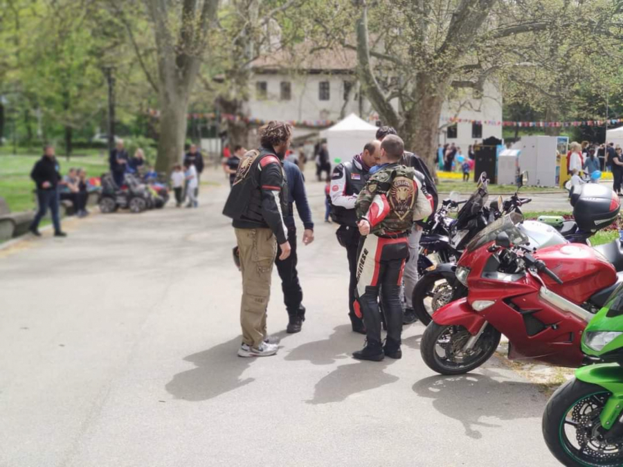 ULAZ BESPLATAN Zanimljiv kulturno-umetnički program u organizaciji moto kluba 