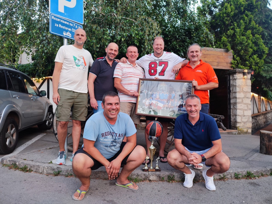 30 GODINA KASNIJE Košarkaški drim-tim ponovo na okupu! Jugoslavija pamti OKK Žarkovo