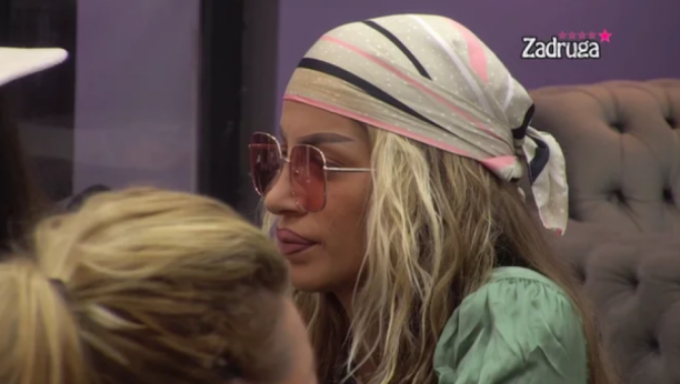 STAVILA KONDOM NA GLAVU I SELA PORED NJEGA Filip Car brutalno isprozivao Dalilu zbog Anđela, nije birao reči, opšti haos za crnim stolom