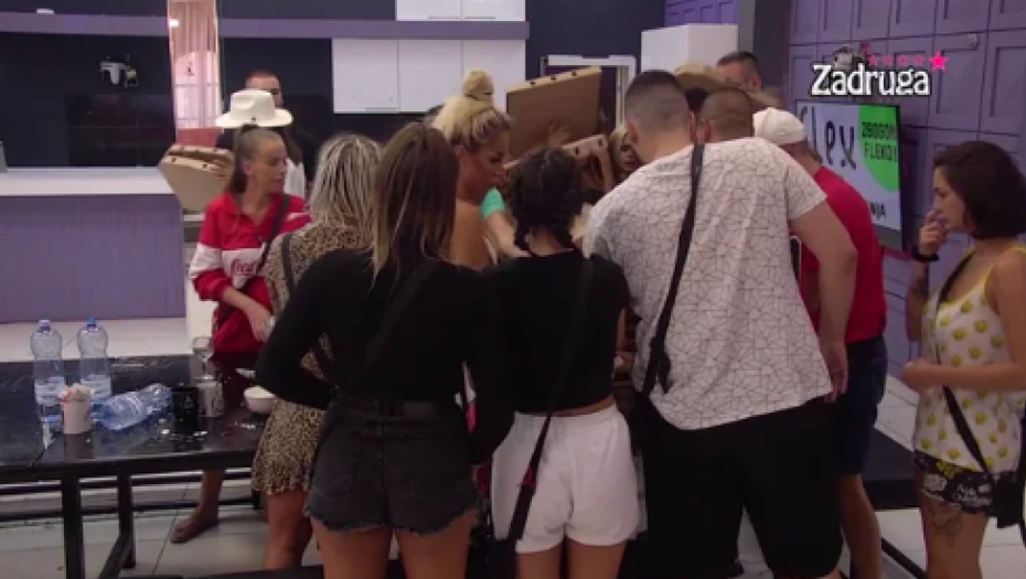 SKANDALOZNO PONAŠANJE U ZADRUZI Borba između zadrugara ne prestaje, ovakav haos još nije viđen