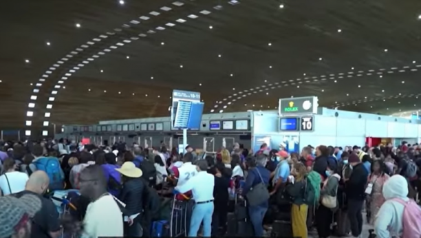 TRAŽE POVEĆANJE PLATA Radnici pariskog aerodroma najavil štrajk