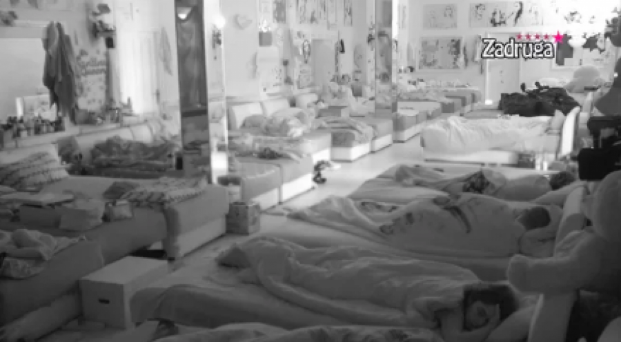 PUKLA TIKVA Mima stavila tačku na odnos sa Grujom, pa mu poručila ovo: Nek ti napolju bude lekcija da ne treba da se kuneš u svoju decu