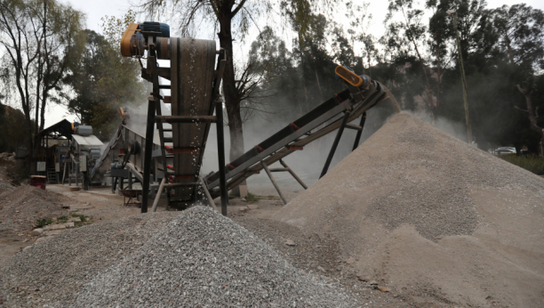 LITVANSKE RESTRIKCIJE RUSKOG TRANZITA CEMENTA I METALA Najkritičnije za ekonomiju Kalinjingradske oblasti