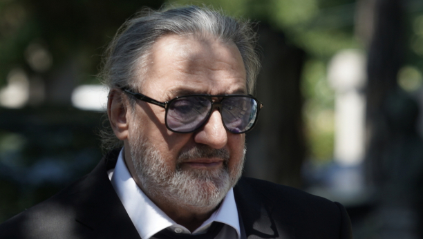 JOVANA JEREMIĆ IZNELA ŠOKANTNU TEORIJU Voditeljka podržala Nikolinu Pišek, pa frapirala: Miša Grof se loži na sopstvenu snajku