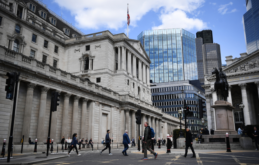 BRITANCI U POTPUNOM HAOSU! Banka Engleske podigla kamate i upozorila na dolazak ekonomske oluje