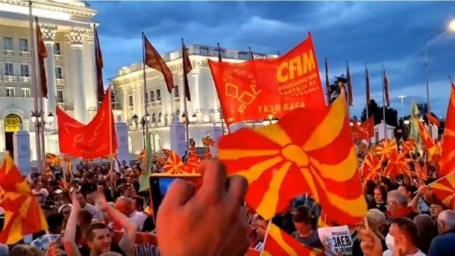 DOBRO RAZMISLITE PRE NEGO ŠTO DONESETE ODLUKU Vučić poručio da Makedonci moraju sami da odluče o francuskom predlogu