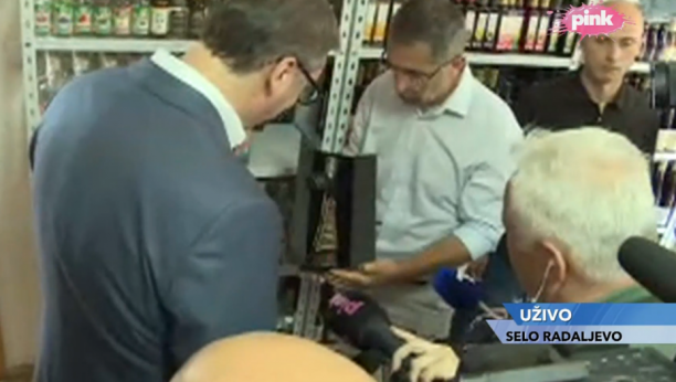 "Đole, kupi mi ovu rakiju, hoću da je probam"