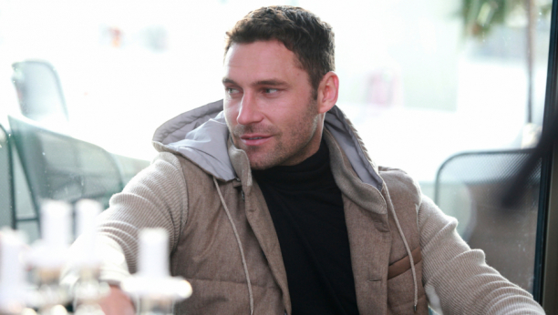 STALNO SE NERVIRA Otkriveno gde je Duško Tošić sklonio naslednice u jeku razvoda, fudbaler brine o svakom detalju, a on mu pomaže u tome