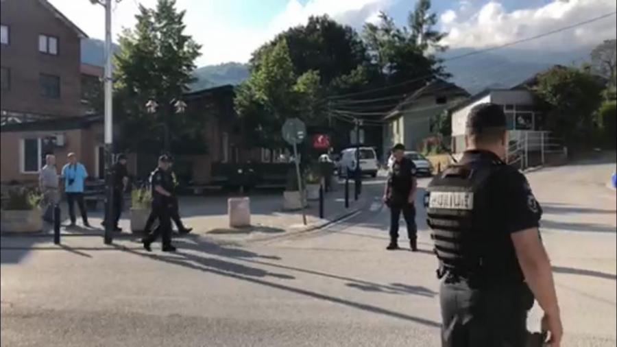 NAPETO NA SEVERU KOSOVA Albanci šalju dodatnu policiju, reagovalo Ministarstvo inostranih poslova Rusije (FOTO/VIDEO)