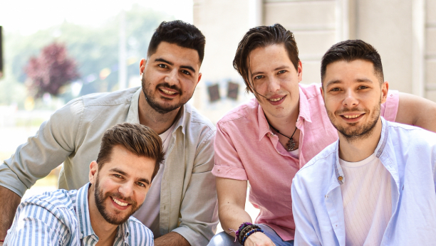 LAŽ PRIVLAČNA KAO MAGNET! MOŽETE LI DA ODOLITE?: Magnetic ima letnji hit!