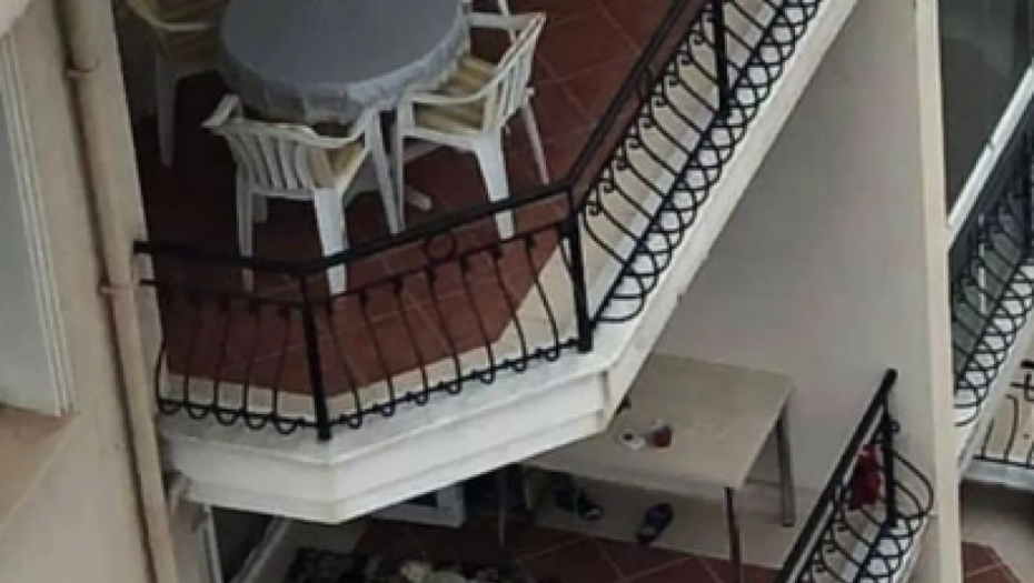 KO TO NAMA NJIŠTI SA TARASE Šokantan snimak iz  Skolja uznemirio javnost