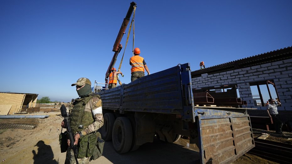 MOSKVA NAREDILA EKONOMSKU MOBILIZACIJU Svi na front, sve za front!