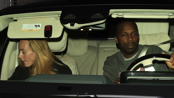 ADEL SE POJAVILA I SVI SU U ŠOKU: Nekada je bila prirodna lepotica, a sada nema osobe koja se ne čudi promeni na njenom licu